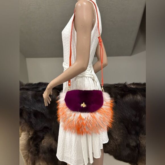 Stunning Colorblock Real Mink Fur with Finn Raccoon Fur Purse, Includes 2 Straps - Picture 5 of 17